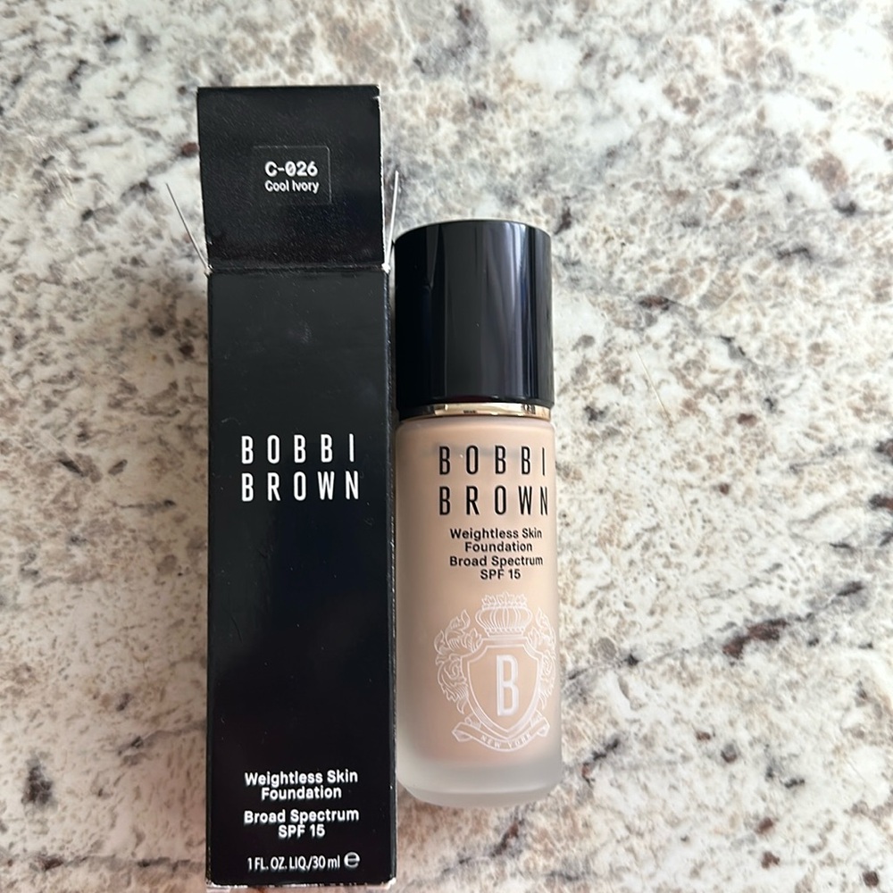 Brand new, Bobbi Brown Weightless Skin Foundation  1 fl oz. In Cool Ivory C026.